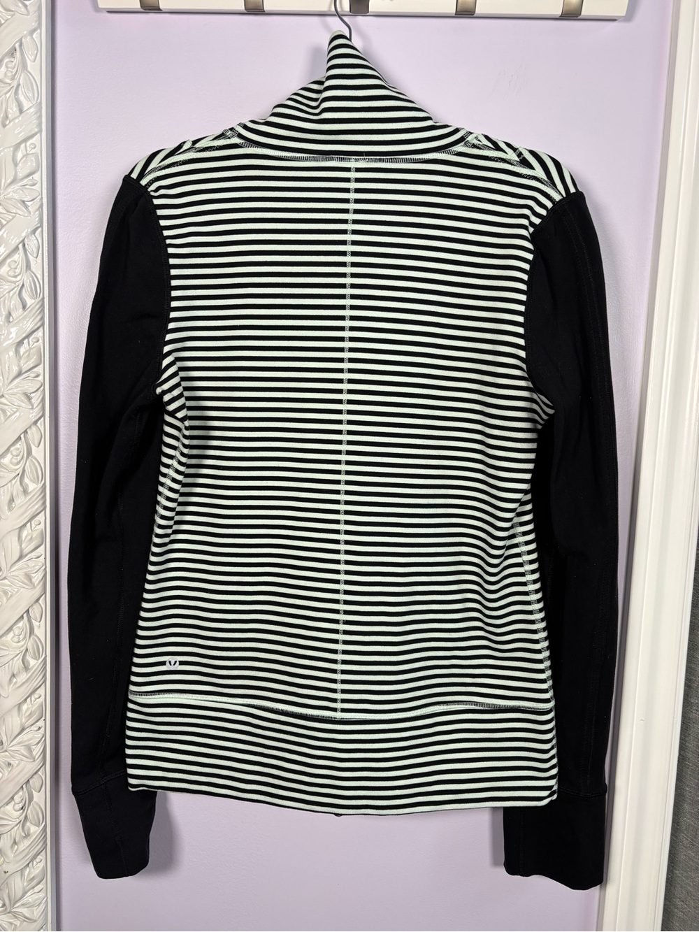 lululemon athletica Daily Yoga Mint Green& White Striped Zip-Up Bomber Jacket 8 - Picture 5 of 5